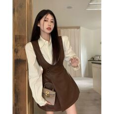 两件套高级感套装秋季泡泡袖白色衬衫+气质pu皮背带短裙子套装女