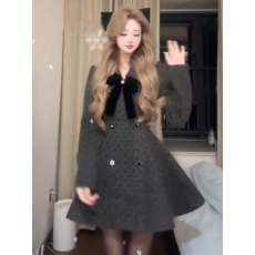 批发<b class='q'>冬</b>季高级感千金蝴蝶结收腰毛呢大衣气质波点精致名媛显瘦呢子外套