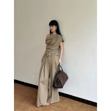 批发VENUIE杏色一字肩无袖上衣阔腿<b class='q'>裤</b><b class='q'>套装</b>女设计感气质西<b class='q'>装</b>长<b class='q'>裤</b>两件套