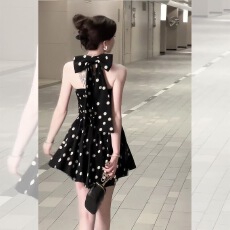 批发气质名媛波点连衣裙设计感小众露背蝴蝶结超好看小个子<b class='q'>短裙</b>女夏季