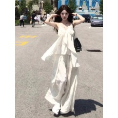 批发今年流行的漂亮<b class='q'>套装</b><b class='q'>夏季</b>海边度假辣妹吊带上衣休闲阔腿裤子两件套