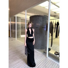 批发璀璨之夜黑色亮片挂脖上衣女高级感黑色缎面半身裙夏日辣妹两件套