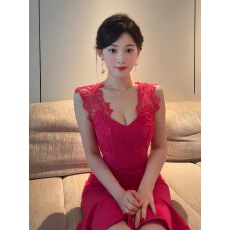 批发御姐穿搭玫红色v领蕾丝无袖气质<b class='q'>连衣裙</b>大方得体绝美裙2026夏季款