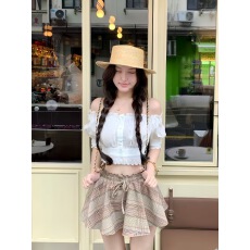 批发法式纯欲风荷叶边一字肩压褶衬衫女2026<b class='q'>夏</b>季气质轻奢显瘦露肩衬衣