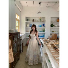 海边度假风吊带连衣裙女春夏重工刺绣A字长裙