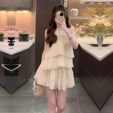 批发2026夏季<b class='q'>套装</b>女法式新款气质珍珠挂脖宽松上衣高腰显瘦半身裙<b class='q'>裤</b>潮