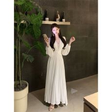 批发蕾丝拼接白色v领长袖<b class='q'>连衣裙</b>女秋季气质垂感大摆裙子收腰a字裙<b class='q'>长裙</b>