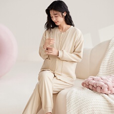 批发2025秋冬新款德绒月子服孕妇产后哺乳大码睡衣可外穿保暖家居服