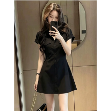 批发法式高级感黑色翻领短袖<b class='q'>衬衫</b>连衣裙女收腰A字短裙子2026夏季新款