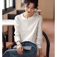 批发白色长袖<b class='q'>T</b><b class='q'>恤</b>女2026年秋冬季新款休闲简约气质百搭内搭上衣
