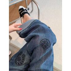 蓝色重工十字架刺绣直筒牛仔裤女2026春季新款美式复古显瘦直筒裤