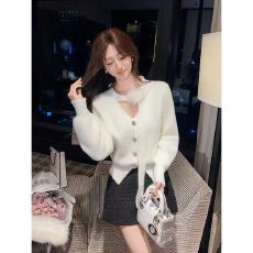 批发法式<b class='q'>甜美</b>风白色毛绒开衫女2026秋冬新款系带设计感时尚针织衫上衣