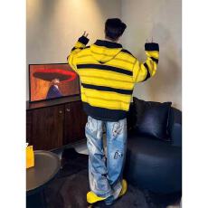 批发小蜜蜂撞色条纹黄色连帽毛衣<b class='q'>男</b>秋冬季美式复古松弛感宽松针织毛衣