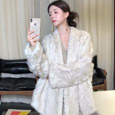 批发2025<b class='q'>秋</b>冬新款高级不规则设计环保银狐皮毛一体仿皮草外套