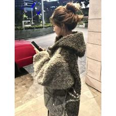 批发慵懒风法式复古拼接羊羔毛外套女2025<b class='q'>秋</b>冬新款连帽保暖气质外套潮