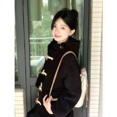 批发黑色连帽加厚大衣女2025新款秋冬学院小个子<b class='q'>中长款</b>牛角扣毛呢外套