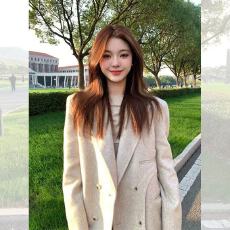 批发燕麦色富家小千金毛呢西装短款外套<b class='q'>女</b>秋冬新款高级感百搭小香风潮