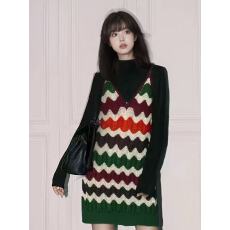 新年多巴胺小众条纹针织a字吊带中长款开叉连衣裙显瘦时尚新品