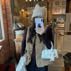 批发2025新款<b class='q'>百搭</b> 南韩千金 无袖毛毛外套女秋冬叠穿马甲坎肩背心