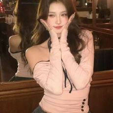 批发韩系粉色上衣长袖<b class='q'>t</b><b class='q'>恤</b>女秋冬挂脖撞色拼接设计感修身显瘦辣妹<b class='q'>露肩</b>