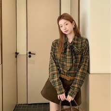 批发格子衬衫女款2025新款爆款秋冬内搭<b class='q'>长袖</b>法式上衣巨好看衬衣