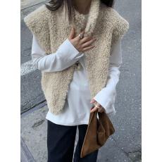 批发韩系高级感百搭羊羔马甲秋冬<b class='q'>新款</b>温柔小个子坎肩<b class='q'>背心</b>