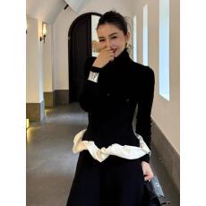 批发黑色针织上衣女秋<b class='q'>冬</b>季设计感小众不撞款高端巨好看修身显瘦打底衫