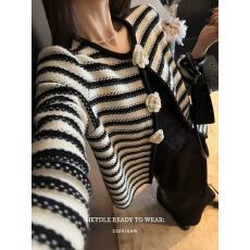 批发山茶花小香风毛衣外套女2026春秋季新款<b class='q'>条纹</b>钩花针织开衫女上衣