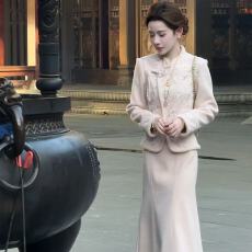批发新中式温柔绝美<b class='q'>轻熟</b>甜美套装2025秋冬爆款盘扣毛呢高级定制两件套