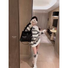 批发含袜套~土星刺绣条纹针织上衣宽松慵懒风中<b class='q'>长款</b>毛衣女