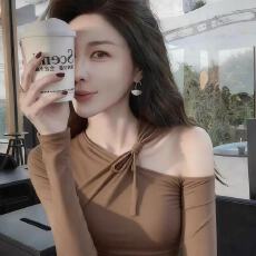 批发气质简约女装斜肩露肩长袖<b class='q'>百搭</b>春季修身显瘦内搭打底衫上衣潮女