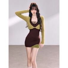 批发纯欲撞色针织罩衫挂脖<b class='q'>连衣裙</b>两件套秋冬甜辣<b class='q'>收腰</b>显瘦包臀短裙套装