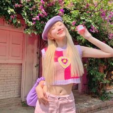 批发2026春日针织新款韩国洋气设计多巴胺背心春夏无袖短款上衣