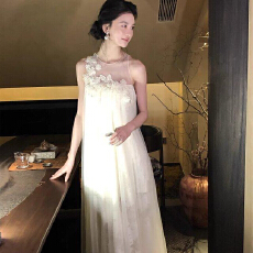 批发【花满枝】甜美温柔轻奢感网纱无袖立体花朵<b class='q'>连衣裙</b>or上衣半裙套装