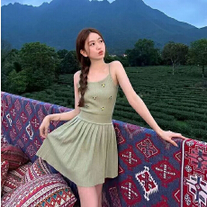 批发小清新气质刺绣花花针织吊带<b class='q'>连衣裙</b>女少女心百褶<b class='q'>高腰</b>显瘦A字短裙