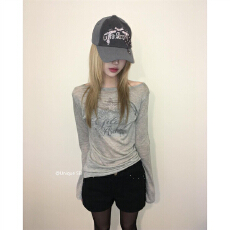 批发<b class='q'>明星</b><b class='q'>同款</b>韩系轻亚印花显瘦斜领露肩显瘦长袖T恤上衣女外穿