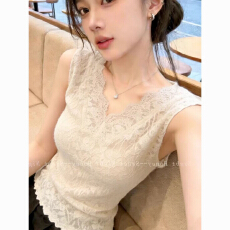 批发2026法式轻熟风V领蕾丝花边无袖上衣女修身温柔风内搭<b class='q'>时尚</b>打底衫