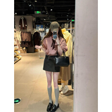 批发韩系女穿搭一整套独特漂亮粉色长袖衬衫<b class='q'>条纹</b>短款<b class='q'>半身裙</b>时尚两件套