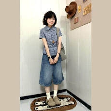 批发韩系复古拼接格子蓝色短袖<b class='q'>衬衫</b>女夏修身设计感上衣<b class='q'>牛仔</b>七分裤套装