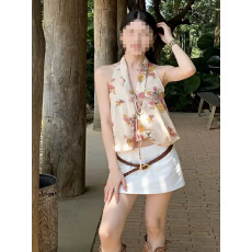 批发度假风挂脖碎花无袖上衣女夏气质轻薄小衫洋气<b class='q'>衬衫</b>
