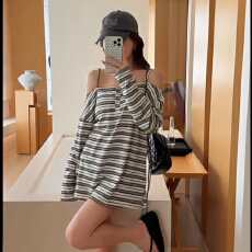 批发<b class='q'>春</b>夏秋一衣两穿韩女露肩吊带条纹针织长袖T恤防晒衫上衣宽松显瘦