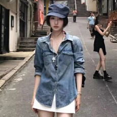 批发港风时尚复古水洗<b class='q'>牛仔</b><b class='q'>衬衫女</b>长袖春秋款宽松轻薄柔软经典衬衣外套