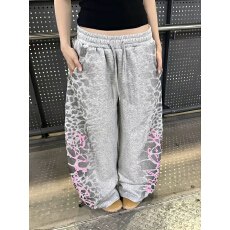 批发豹纹字母印花弯刀卫<b class='q'>裤</b>女<b class='q'>夏季</b>灰色宽松休闲阔腿<b class='q'>裤</b><b class='q'>百搭</b>垂感运动<b class='q'>裤</b>潮