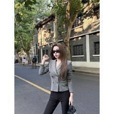 批发纽约时代气质短款双排扣西装<b class='q'>外套</b>女2026<b class='q'>新款</b>v领修身灰色西服上衣