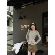 批发Goo Goo Eyes <b class='q'>不规则</b>斜领扣软糯条纹长袖针织打底衫内搭修身上衣