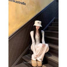 批发白水女 软糯慕斯<b class='q'>T</b> V领系带蕾丝打底衫女冬季修身纯欲风高级感上衣