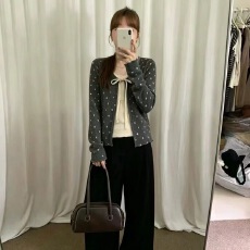 批发<b class='q'>韩国</b>东大门2026早秋新款甜美撞色边百搭宽松假两件长袖T恤