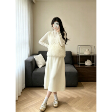 批发孕妇秋冬套装女 高级感毛绒V领马甲+圆领针织显瘦连衣裙