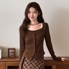 批发德绒<b class='q'>韩版</b>小众设计感打底衫上衣女秋季新款长袖修身假两件T恤