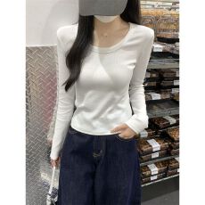批发小众低圆领打底长袖T恤女2025<b class='q'>秋</b>季纯色内搭修身别致短款正肩上衣